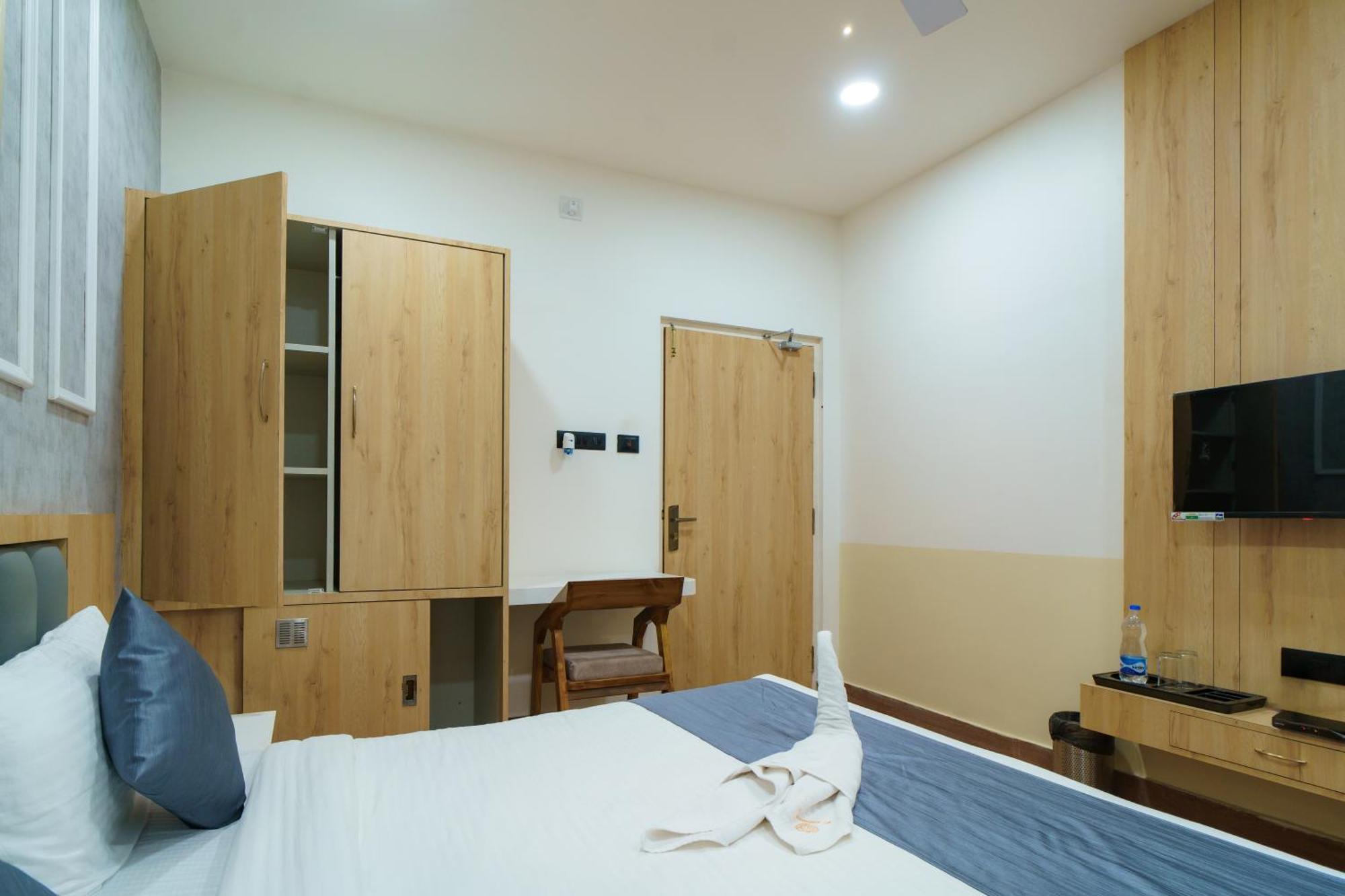 Satyabhama Inn Pathara Exterior photo