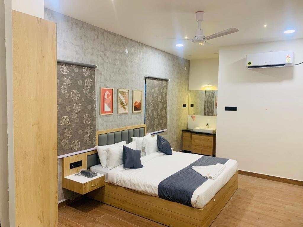 Satyabhama Inn Pathara Exterior photo